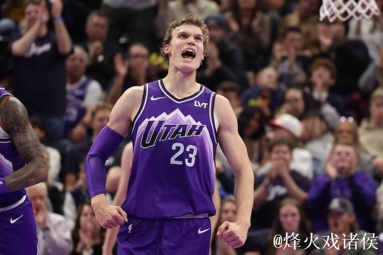 菲利波夫斯基末节14分，爵士一波9-0还剩1分钟反超独行侠1分