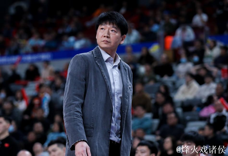 山东男篮官宣:邱彪出任球队主教练 山东男篮官宣:邱彪出任球队主教练